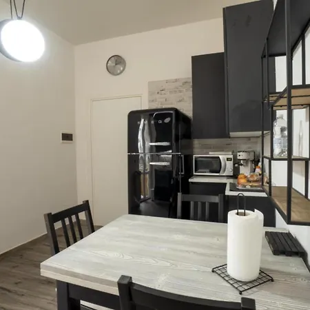 La Via Di Casa Apartment